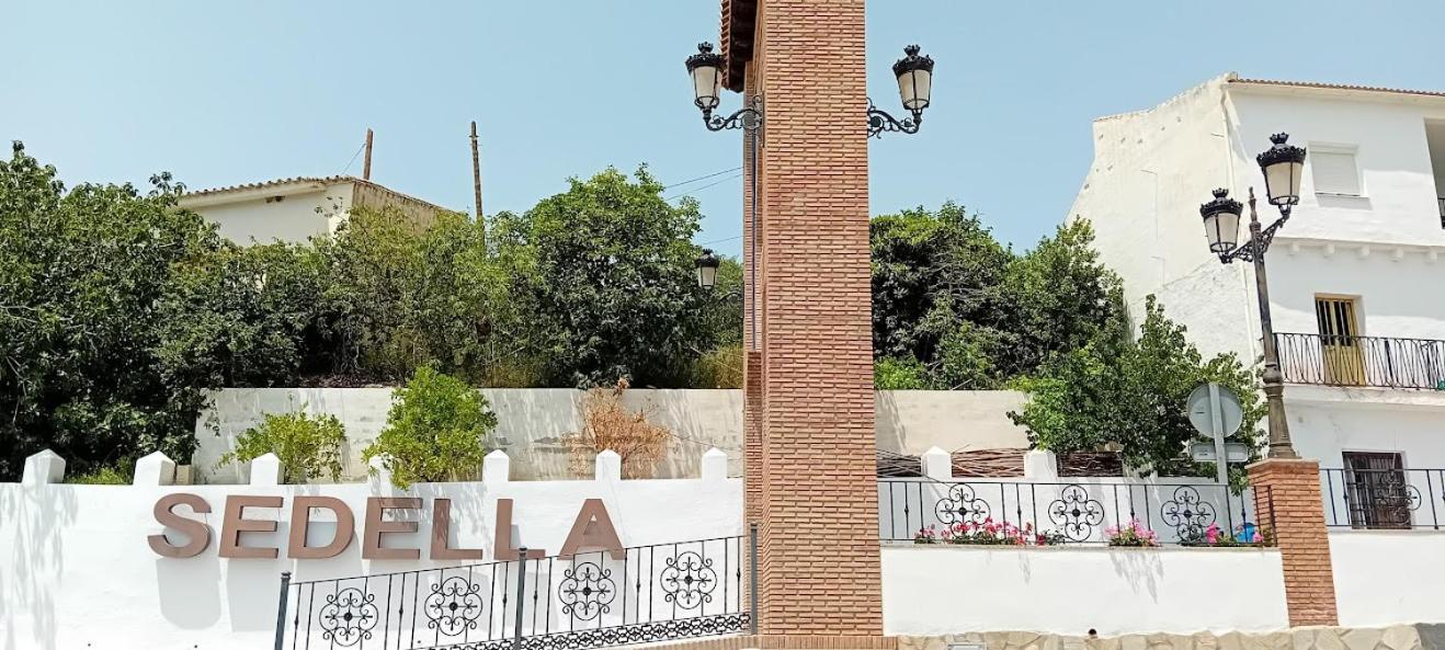 Posada Puente Romano Sedella エクステリア 写真